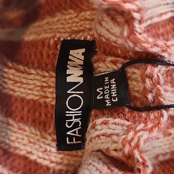 Fashion Nova Pumpkin Spice Cropped Sweater.  New - Picture 4 of 5